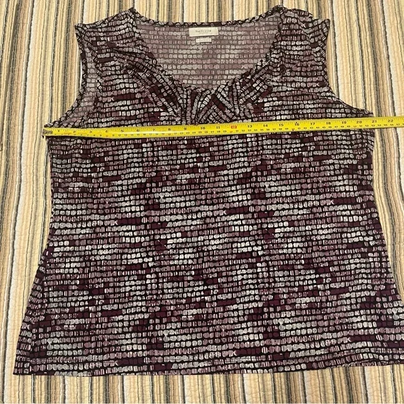 Van Heusen Women’s XL Purple and Gray Patterned Sleeveless Blouse with Ruffle - Picture 8 of 9